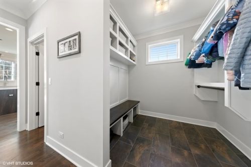 662 Parkside Ave, Elmhurst IL 60126-5029 exterior