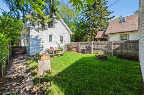 154 75th St, Milwaukee WI  53213-3558 exterior