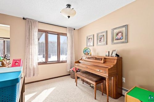 232 Rainbow St, Duluth MN 55811-2046 exterior