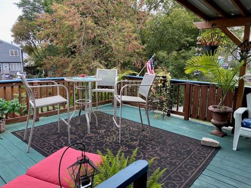 14 Aventine Ave, Providence RI 02904-1211 exterior