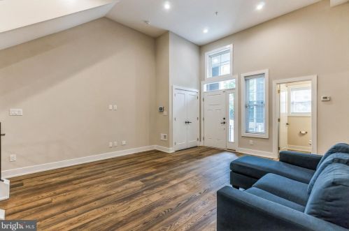 220 Fountain St, Philadelphia PA  19128-4508 exterior