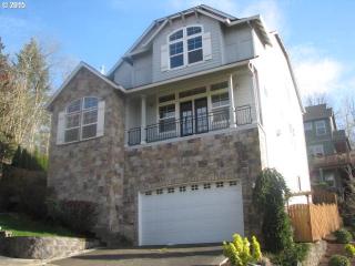 6944 Leslie St, Portland, OR 97223-2256