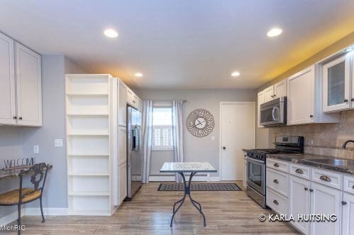 648 Andover St, Grand Rapids MI 49548-7673 exterior