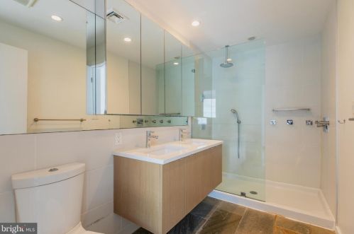 1112 Bodine St, Philadelphia PA 19122-0030 exterior