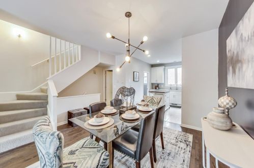 1312 Damen Ave, Chicago IL 60647-5507 exterior