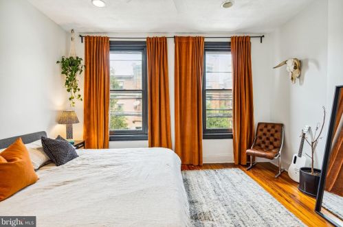 240 Fairmount Ave, Philadelphia PA  19123-2928 exterior