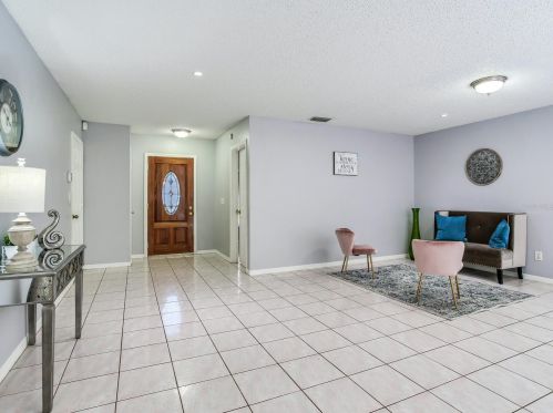 9114 Camino Villa Blvd, Tampa FL 33635-1066 exterior