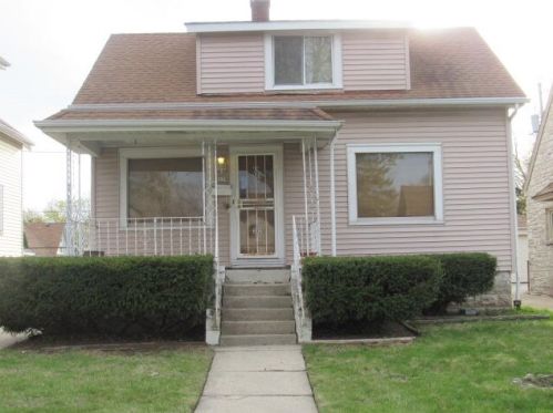 3039 73rd St, Milwaukee, WI 53210-1068