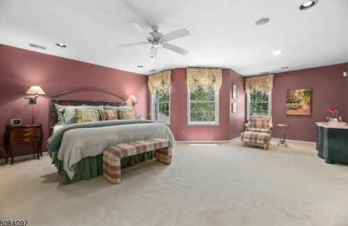 40 Winged Foot Dr, Livingston NJ 07039-8218 exterior