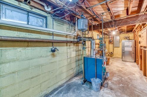 317 Plymouth St, Huntington Station NY 11746-7018 exterior