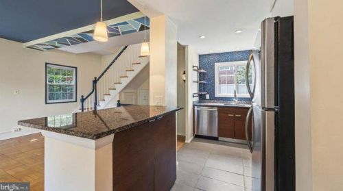 1240 Martha Custis Dr, Alexandria VA  22302-2016 exterior