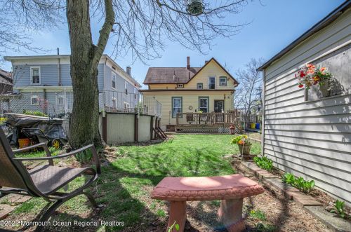 15 Sheriff St, East Freehold NJ 07728-1801 exterior