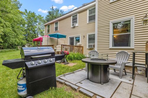 18 Great Fls Dr, Concord NH 03303-1594 exterior