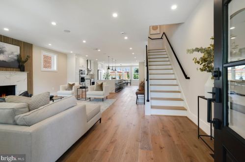 4215 16th St, Washington DC  20011-7005 exterior