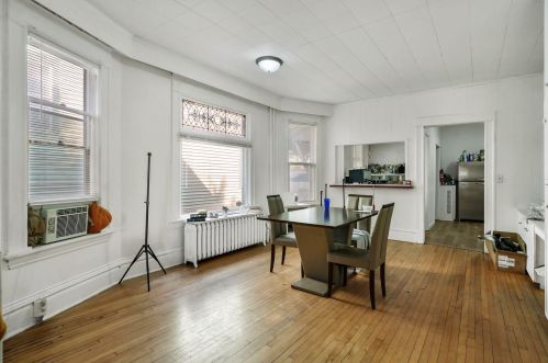 919 6 St, Saint Paul MN 55106-4503 exterior