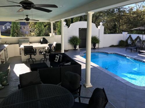 1647 Riverside Dr, Gainesville GA 30501-1837 exterior