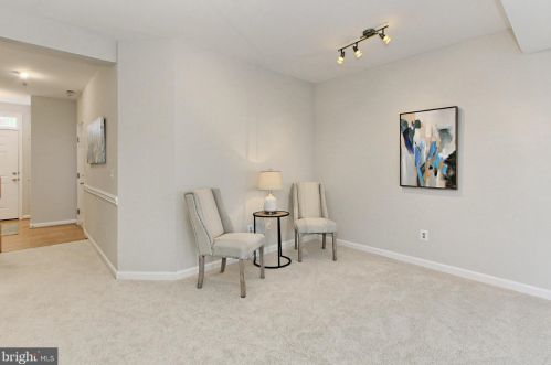 4999 Murtha St, Alexandria VA 22304-8612 exterior