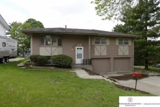 9725 Fowler Ave, Omaha, NE 68134-3033