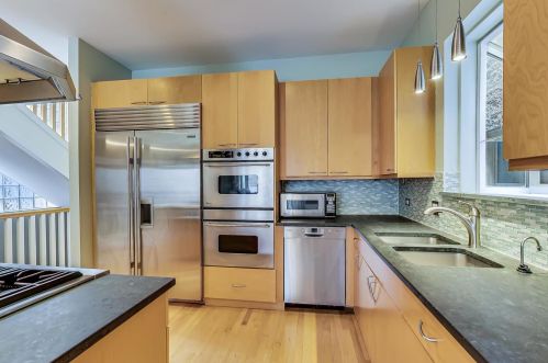 2637 Wayne Ave, Chicago IL 60614-1231 exterior