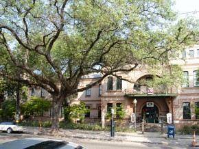 3000 Magazine St, New Orleans LA  70115-2252 exterior