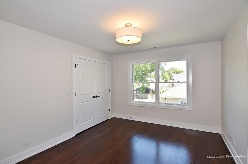 385 Berkley Ave, Elmhurst IL 60126-3167 exterior