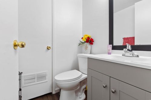 1841 Mansard Dr, Saint Louis MO 63125-2336 exterior