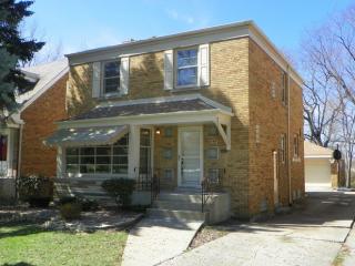 10240 Oakley Ave, Chicago, IL 60643-1916