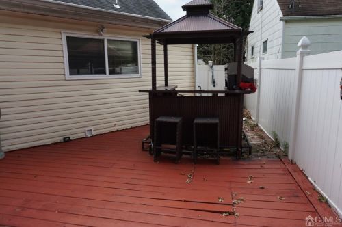 1610 Oak Tree Rd, Iselin NJ 08830-1540 exterior