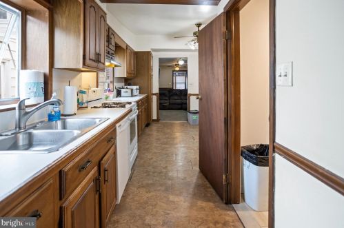 195 Main St, Trenton NJ  08620-2311 exterior