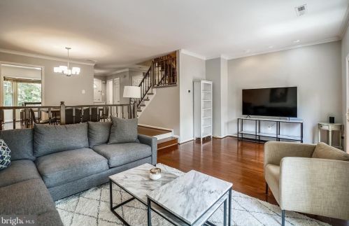 7707 Heatherton Ln, Rockville MD  20854-3212 exterior