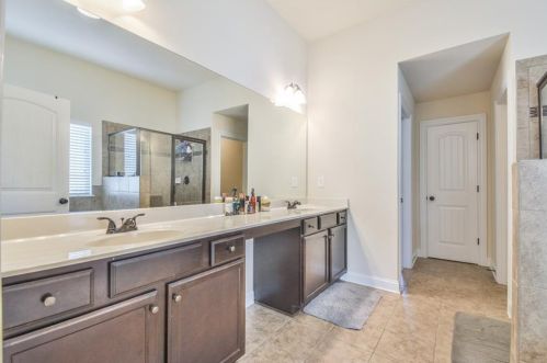 2746 Dayview Ln, Atlanta GA 30331-9513 exterior