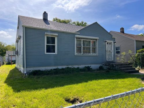 413 King St, Gary, IN 46406-1352