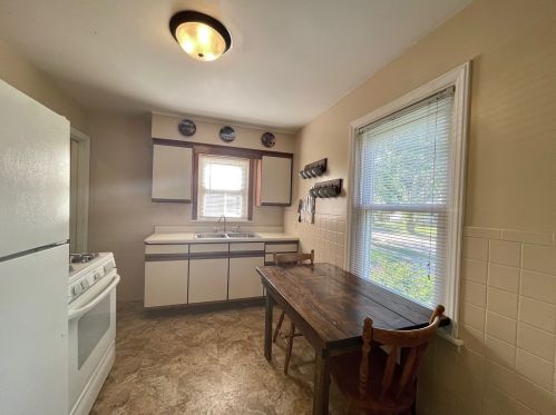 1220 Agnes Ave, Joliet IL 60435-3917 exterior