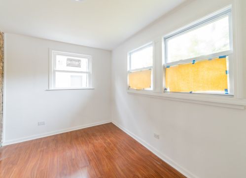 7225 Bennett Ave, Chicago IL  60649-2905 exterior