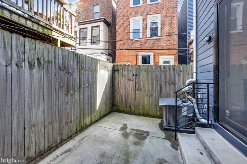 2011 Brown St, Philadelphia PA 19123-2256 exterior