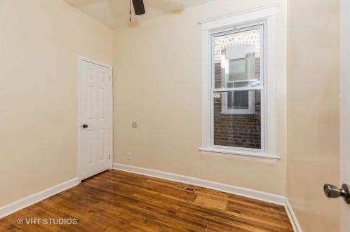 6734 Michigan Ave, Chicago IL  60637-3921 exterior