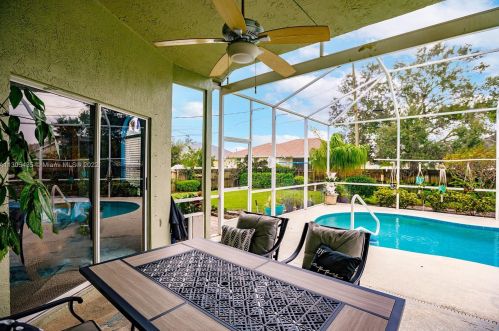 972 Haas Ave, Fort Pierce FL  34953-5611 exterior