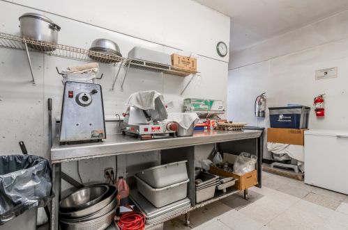 1435 Forest Ave, Portland ME 04103-3385 exterior