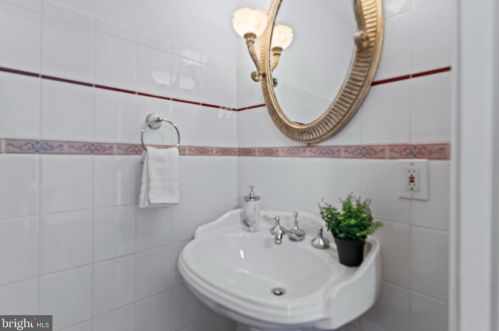 118 Carolina Ave, Washington DC 20003-2003 exterior