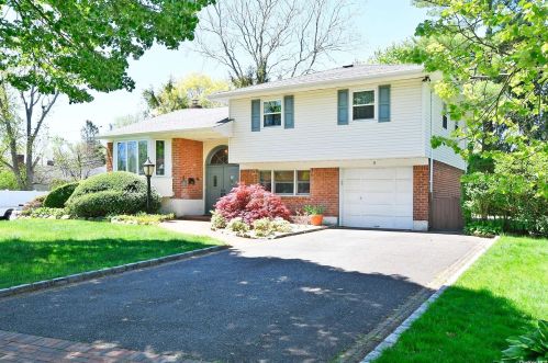 3 Dunford St, Huntington Station, NY 11747-1311