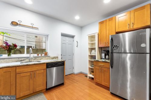 2238 Gerritt St, Philadelphia PA 19147-5821 exterior