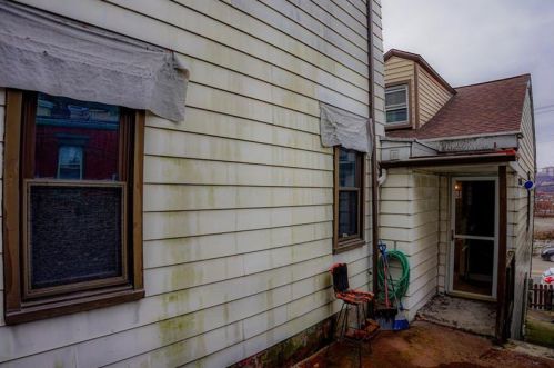 2512 Josephine St, Pittsburgh PA 15203-2411 exterior