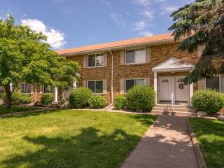 1301 Highway 7, Hopkins MN  55305-4755 exterior