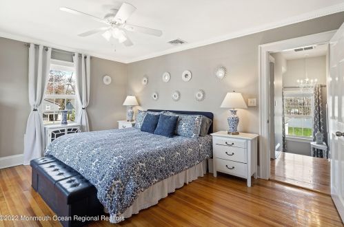 70 Emerald Pl, Clark NJ 07066-1410 exterior