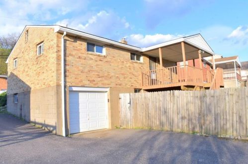 822 Londonderry Dr, Pittsburgh, PA 15234-2523