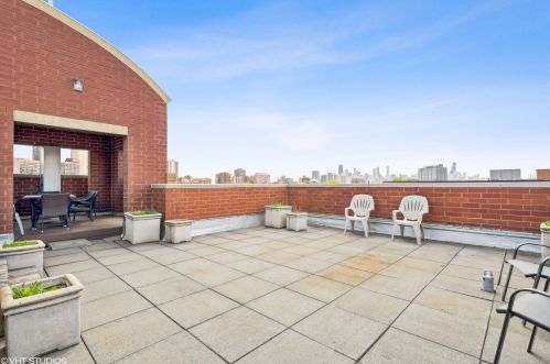 2700 Halsted St, Chicago IL 60614-3293 exterior