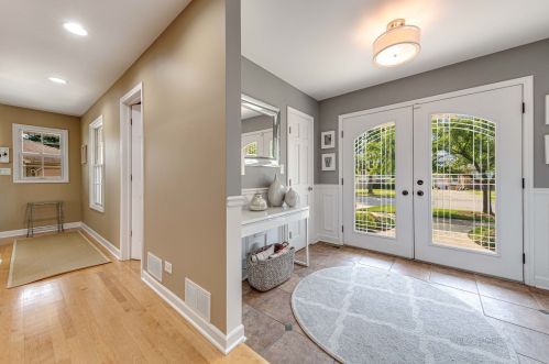 861 Linden Ave, Elmhurst IL 60126-5312 exterior