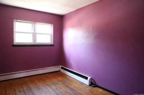 3217 Gunther Ave, Bronx NY 10466-2037 exterior