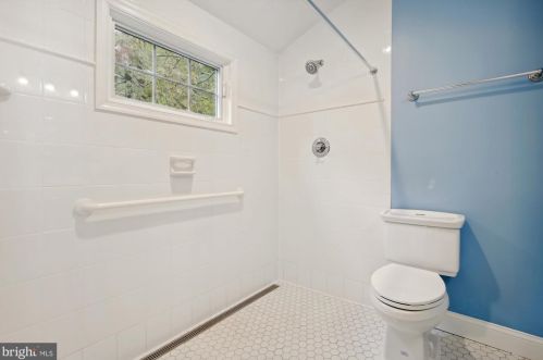 312 Alexandria Ave, Alexandria VA 22301-3036 exterior