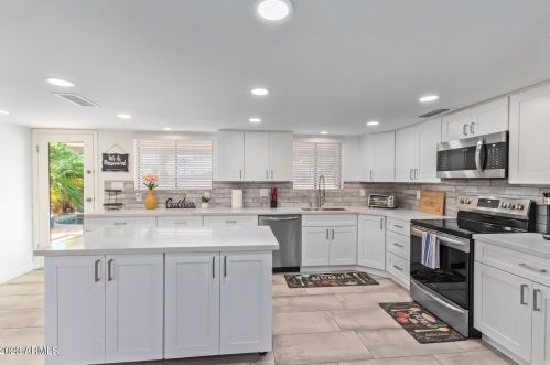 15202 10th St, Phoenix AZ  85022-3738 exterior